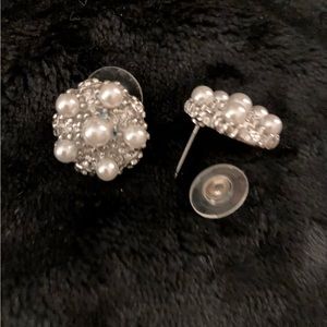SILVER PEARL EARRINGS LIKE NEW
